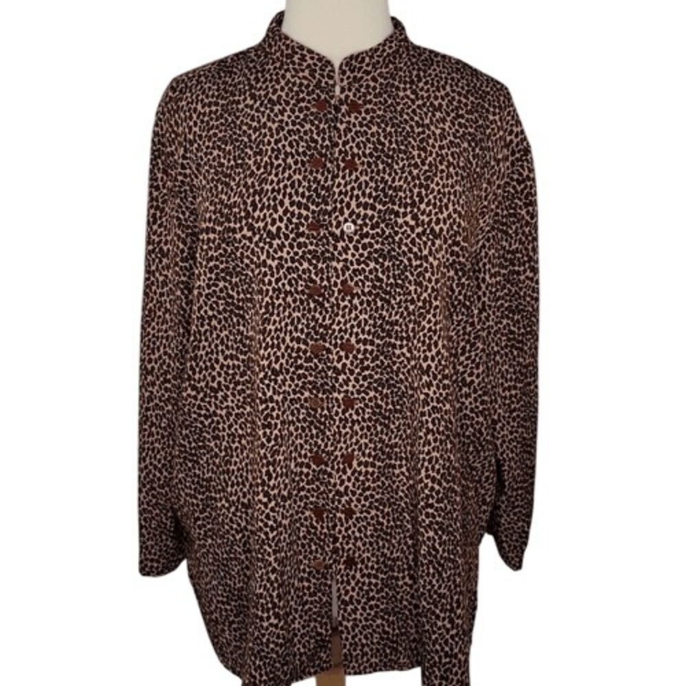 Jaclyn Smith Leopard‎ Print Button Down Blouse